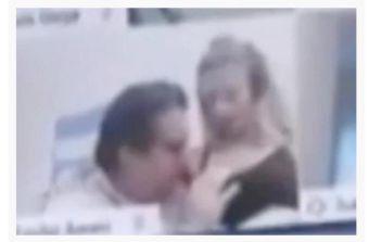 吻大胸视频在线观看,吻大胸视频在线观看背后的真相  第1张